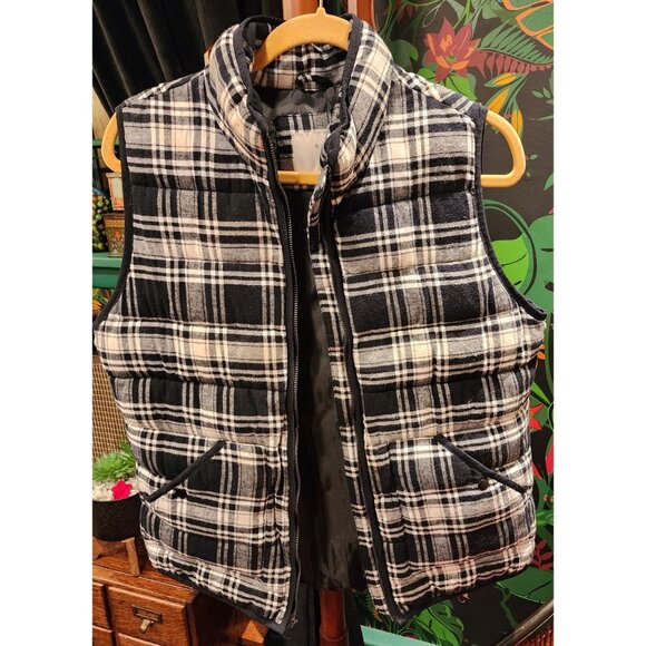 A New Day Black & White Plaid Puffer Vest With Front Pockets & Zipper Closure XL - Picture 13 of 13